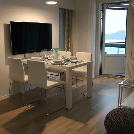 Juhannusruusu Rosa Spinisissima - Best Lake View Apartment *